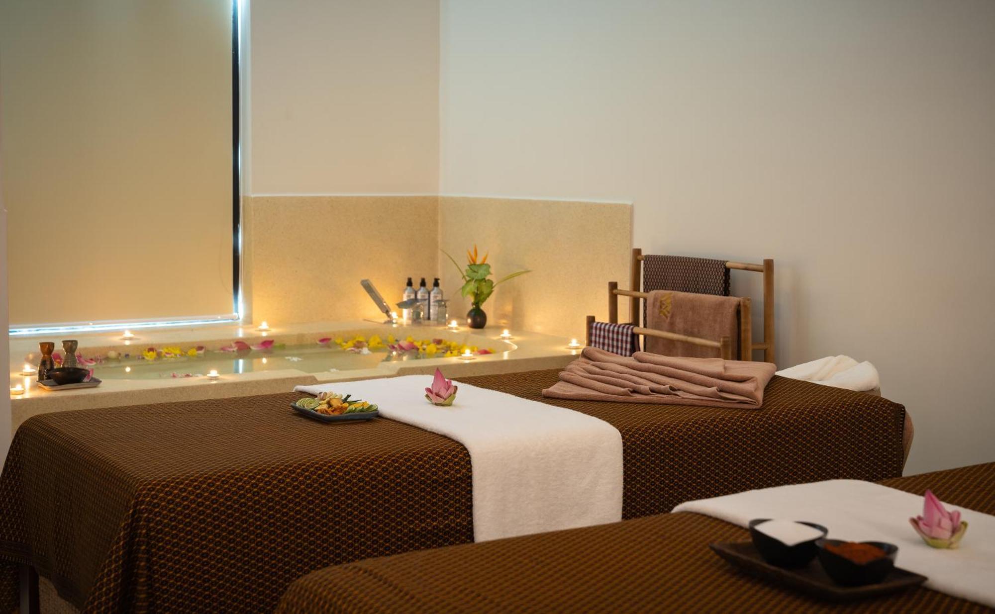 Waka Villa Private Pool Resort & Spa - Adults Only シェムリアップ エクステリア 写真