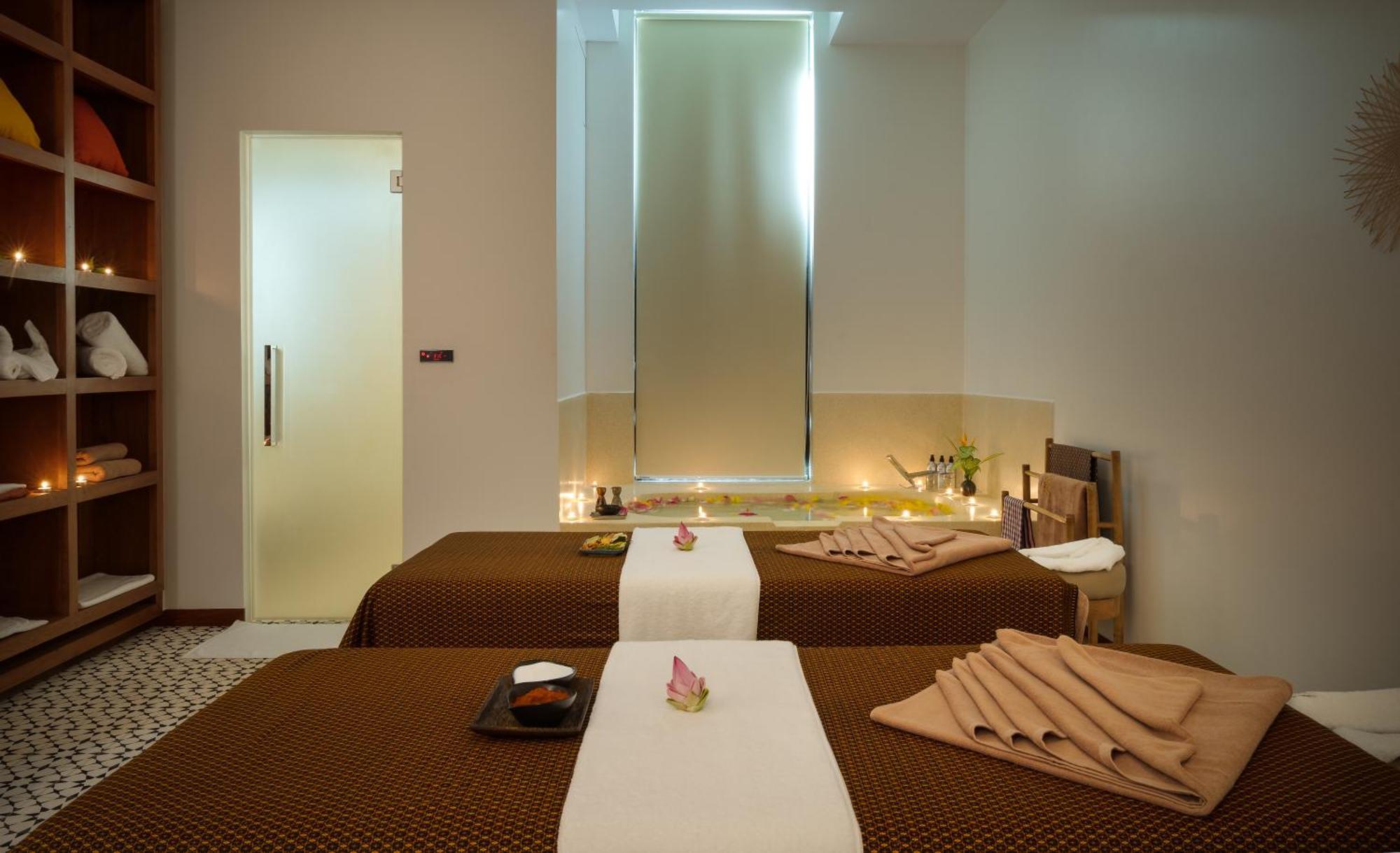 Waka Villa Private Pool Resort & Spa - Adults Only シェムリアップ エクステリア 写真